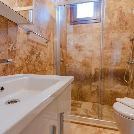 Villa Ahu - 2 Bedroom Kayakoey Oeluedeniz